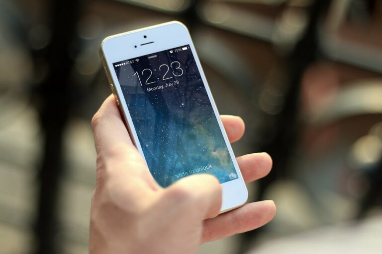 „Ich zahl dann bitte mit meinem Handy“ – Ist kontaktloses Bezahlen mit dem Datenschutz vereinbar?